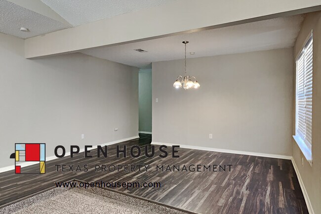 Building Photo - 2033 E Branch Hollow Dr Carrollton