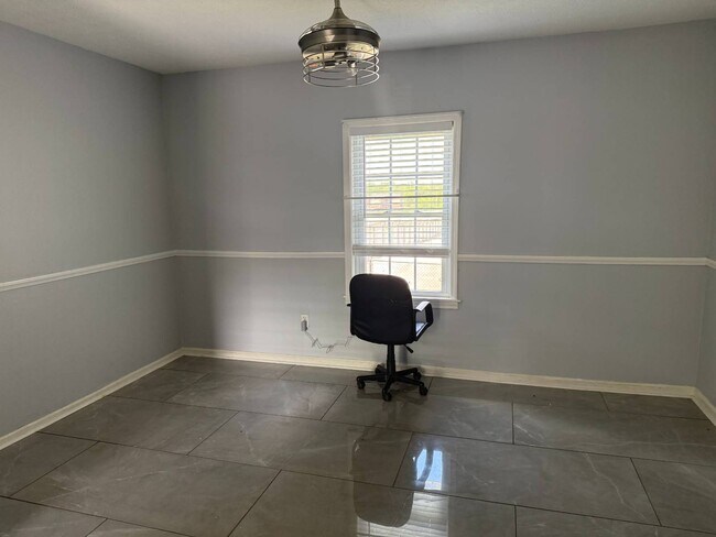 Foto del edificio - 6112 Old Nashville Rd