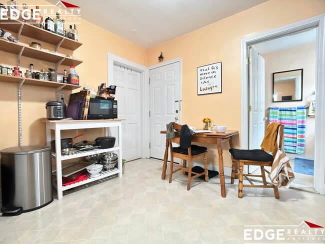 Photo - 157 Murdock St Apartment