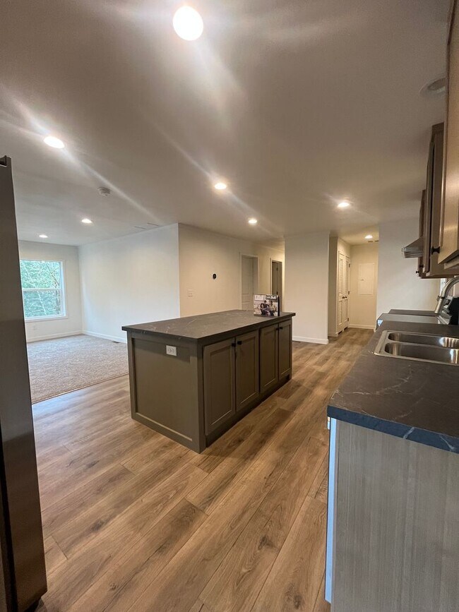 Foto del edificio - 3-Bedroom 2-Bathroom Home built in 2025