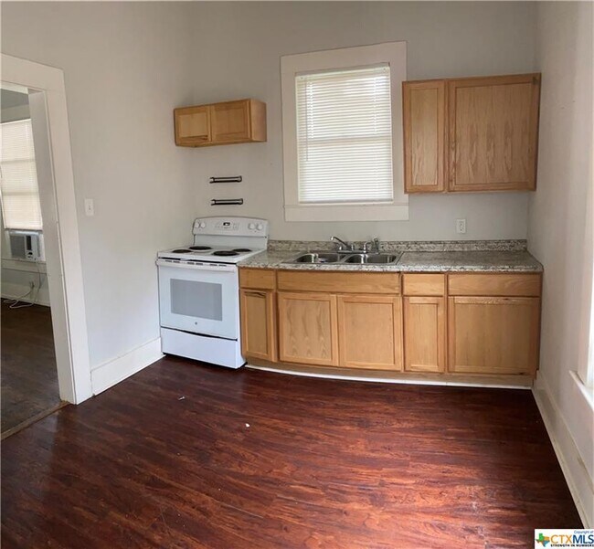 Foto del edificio - 211 E Kingsbury St
