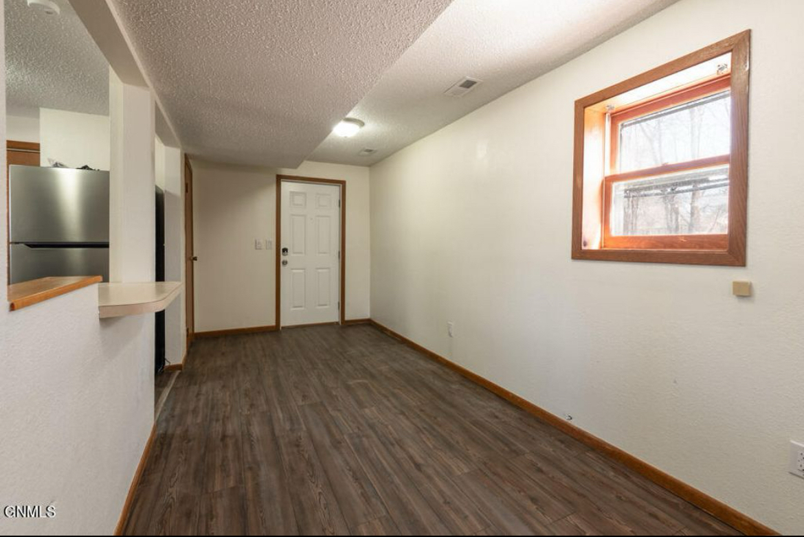 Foto principal - 205 E Avenue E