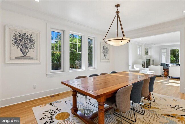 Foto del edificio - 3903 Legation St NW
