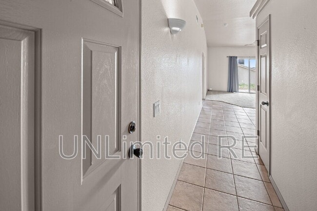 Building Photo - 2470 Constellation Dr