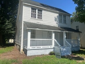 Building Photo - 110 Huger St