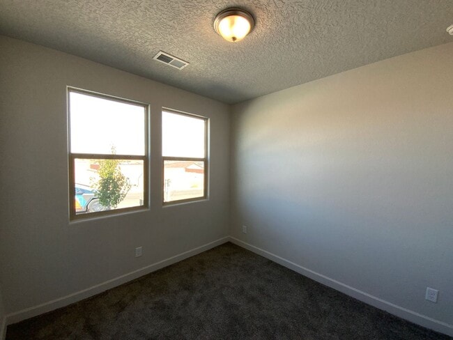 Foto del edificio - 3 Bedroom Single Story New Build in Lomas ...