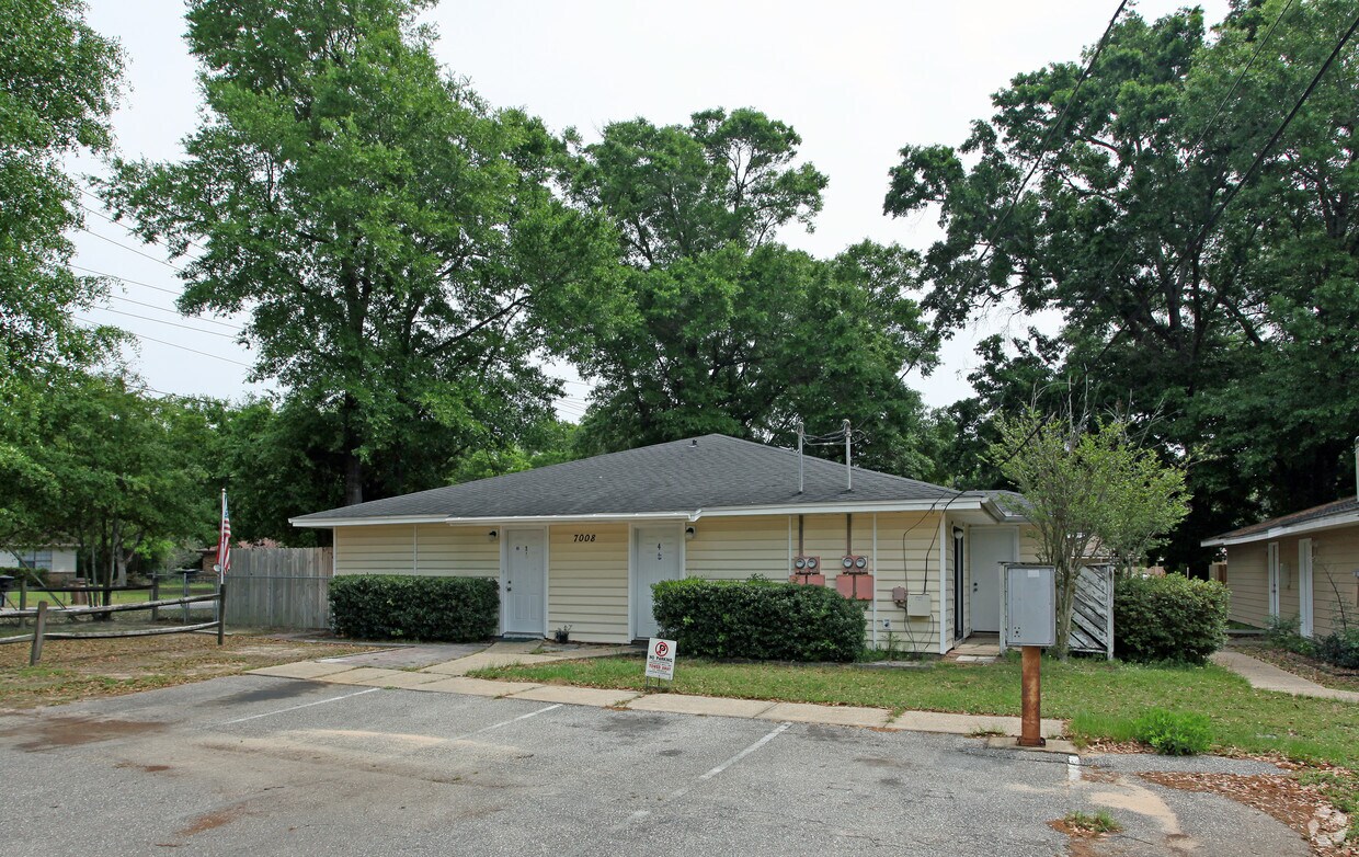 Primary Photo - 7008 Lanier Dr