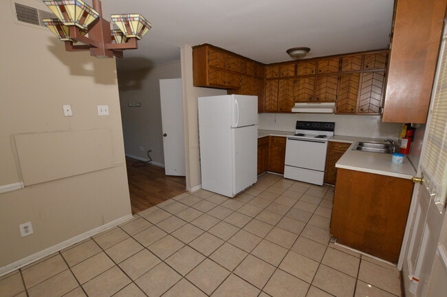 Building Photo - Bradford Landing