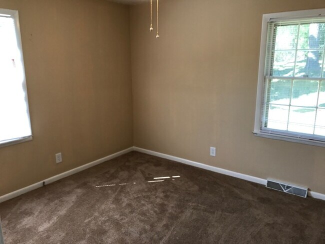Building Photo - Cute Ranch Home!