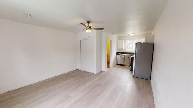 Building Photo - Renovated Phoebe Flats Retreat: On-Site Taqueria, Prime Location & 1st Month Rent FREE!