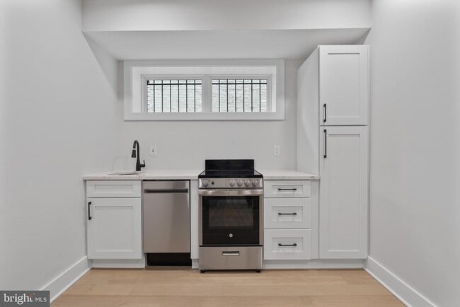 Foto del edificio - 615 Irving St NW
