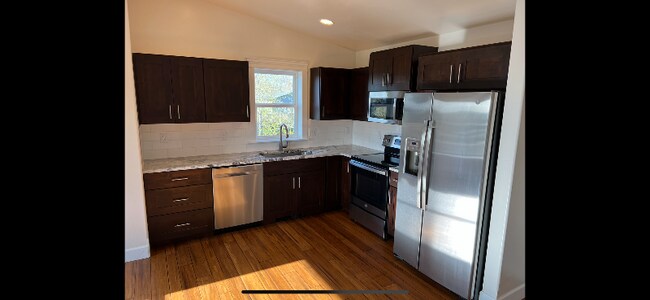 Foto del edificio - 1538 Cobb Hill Rd