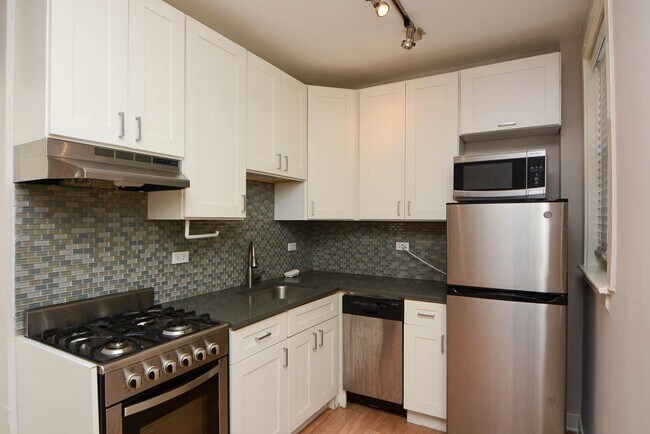Foto del edificio - 511 W Belmont Ave