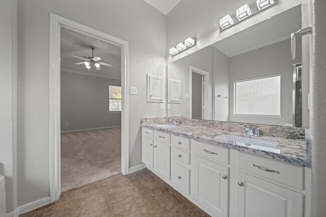 Foto del edificio - 42 Ebony Oaks Pl