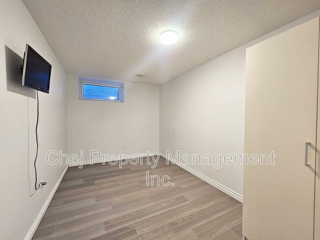 Building Photo - 21 Langley Dr