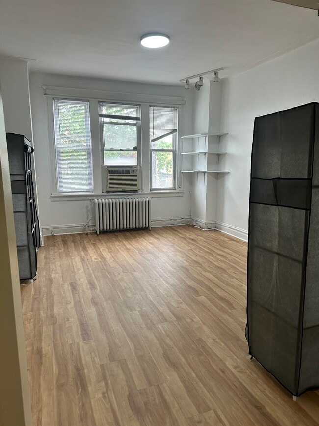 Building Photo - 141 67th St