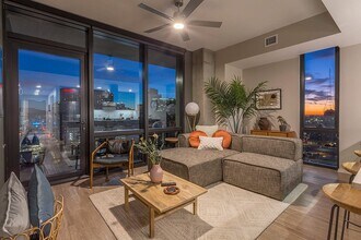 Building Photo - Altura