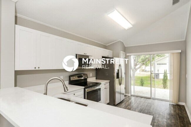 Foto del edificio - 3 Bedroom Pet-Friendly Home in Palmetto, FL with Main Street Renewal
