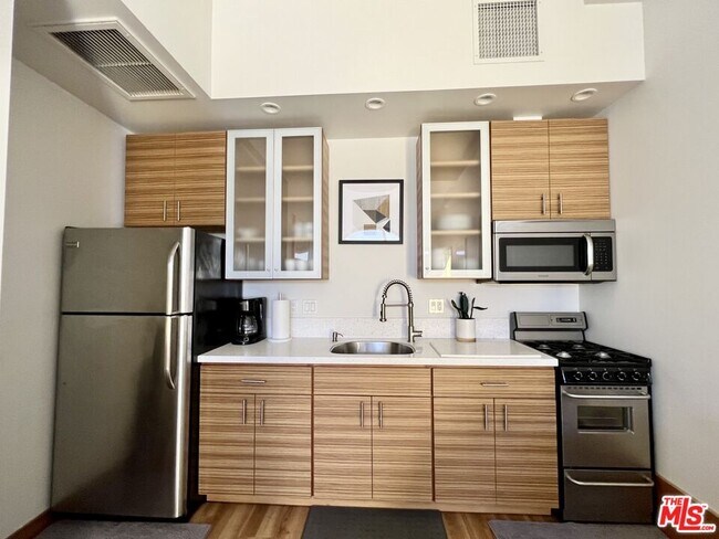 Foto del edificio - 507 N San Vicente Blvd