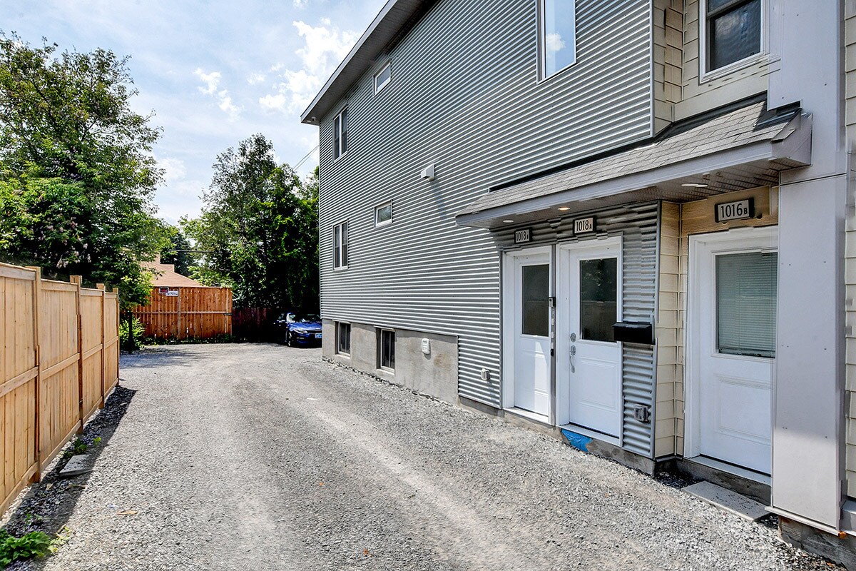 Primary Photo - 4 Bed 2 Bath on Maitland