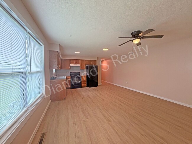 Building Photo - 1508 W Rainey St