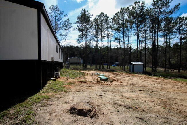 Building Photo - 14440 Rolling Acres Rd