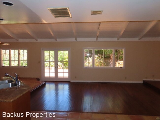 Building Photo - 3 br, 2.5 bath House - 1159 Lookout Rd.