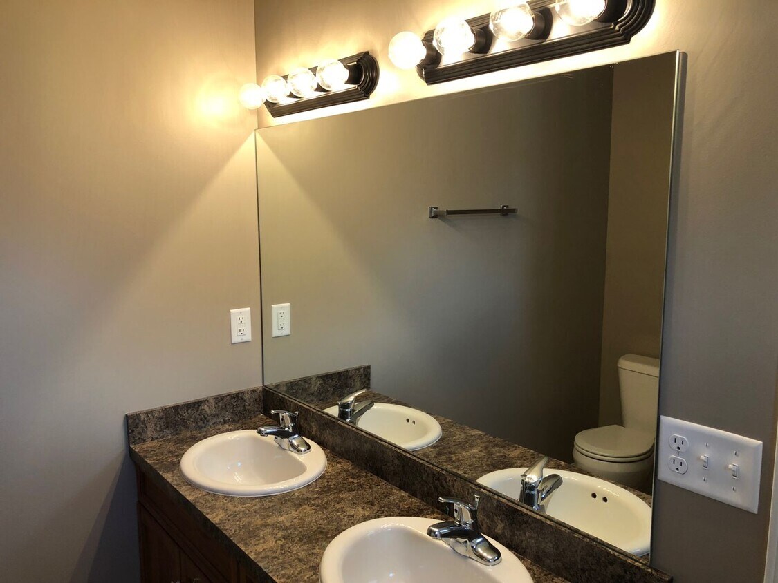 Foto principal - 6634 Morrill Ave