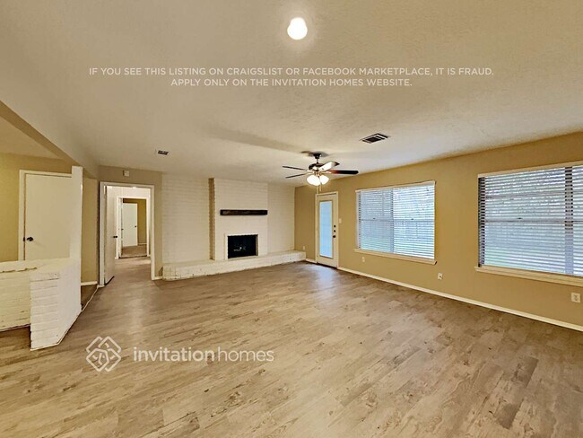 Foto del edificio - 16430 Forest Bend Ave