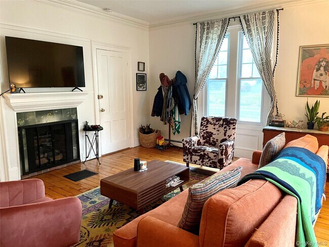 Foto del edificio - 90 Innis Ave