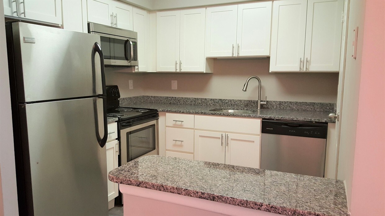 The Grand at Neshaminy Apartments Bensalem, PA