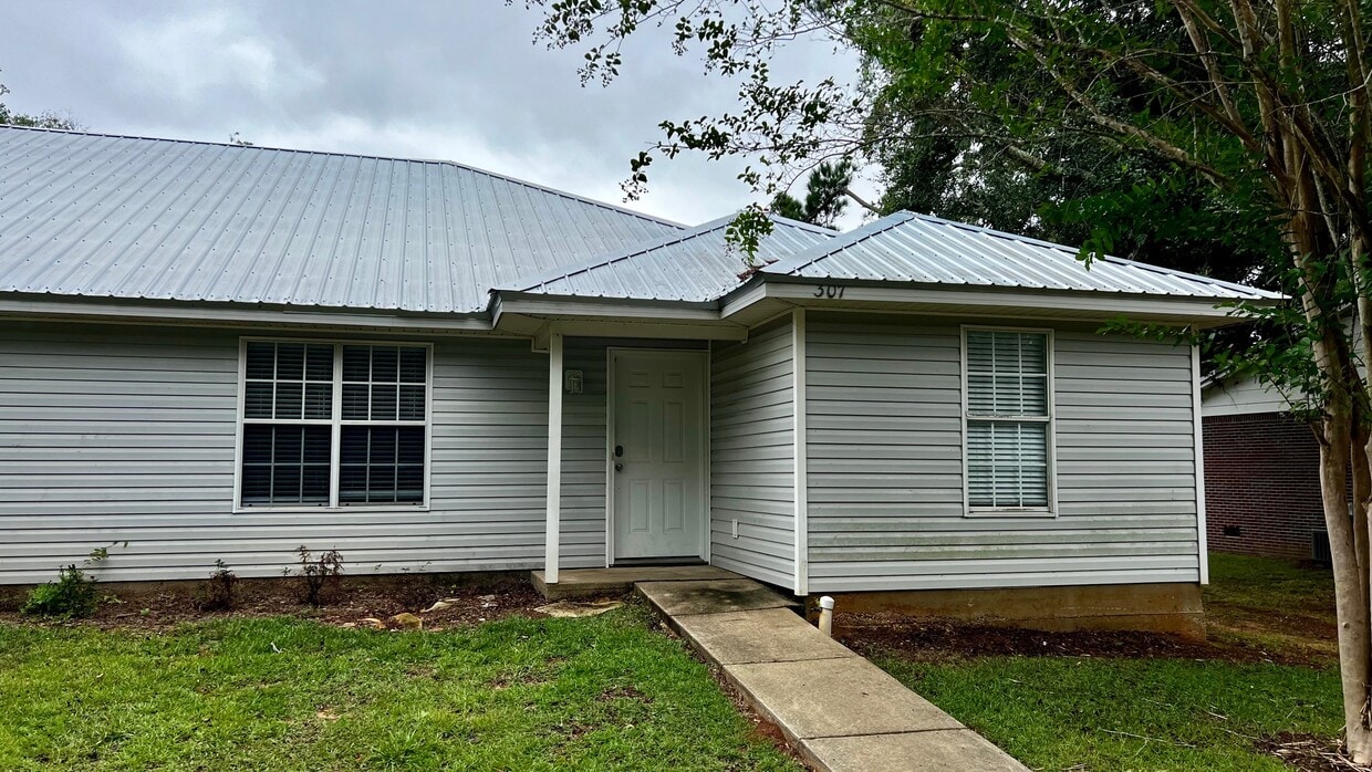 307 W Peachtree Ave, Foley, AL 36535 Townhome Rentals in Foley AL