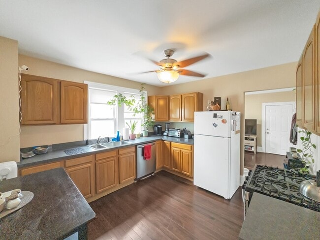 Foto del edificio - 24 Annafran St