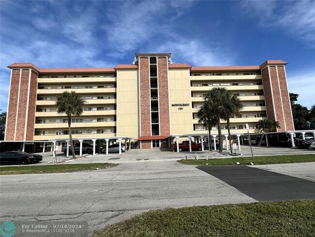 Foto del edificio - 1101 Crystal Lake Dr