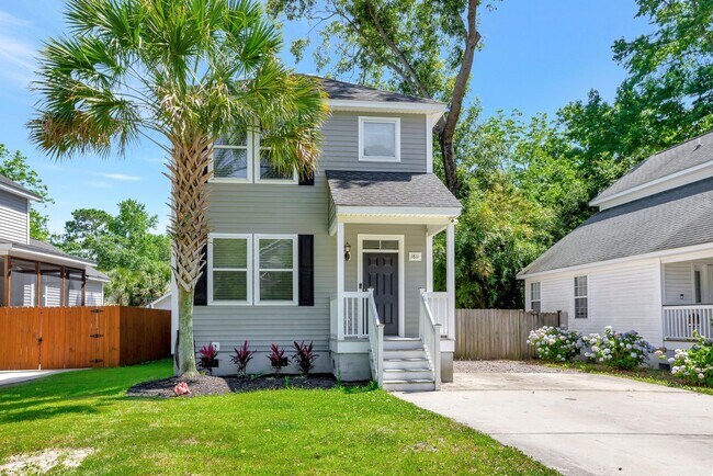 Building Photo - Amazing James Island Location