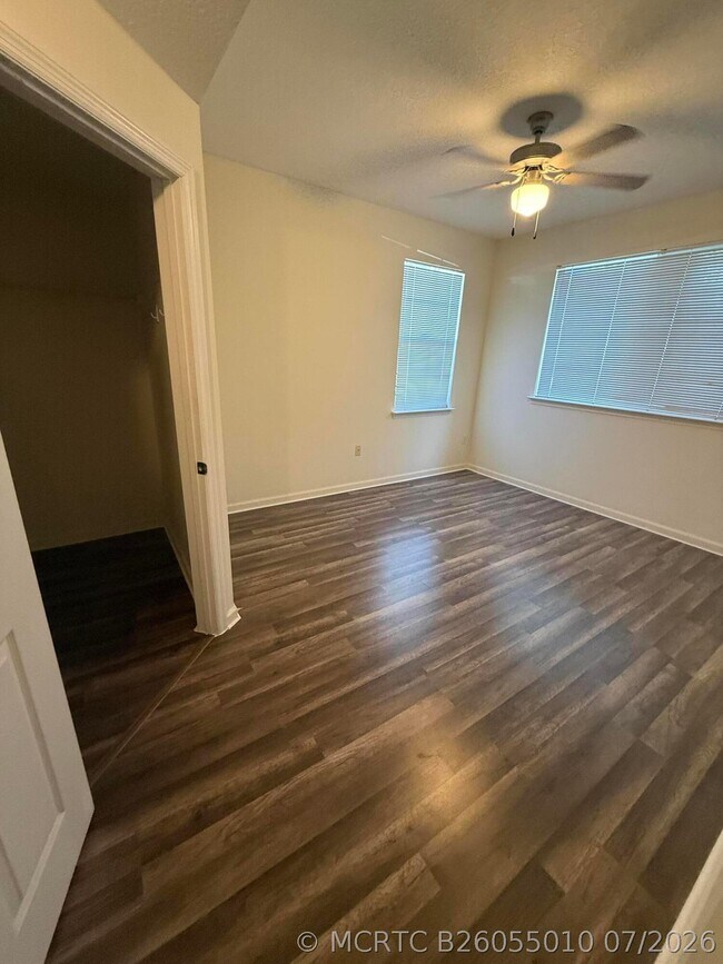 Building Photo - 9901 Baywinds Blvd