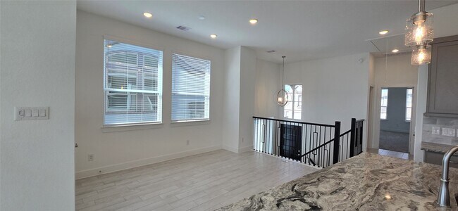 Building Photo - 21123 Medina River Dr