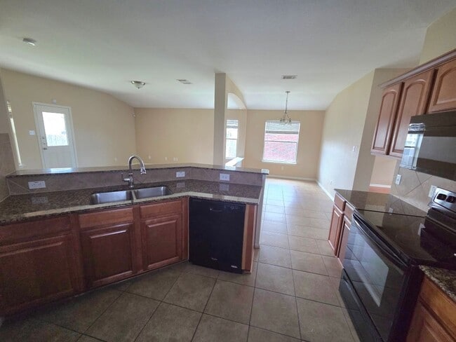 Foto del edificio - 4 Bed/ 2 Bath in Killeen TX