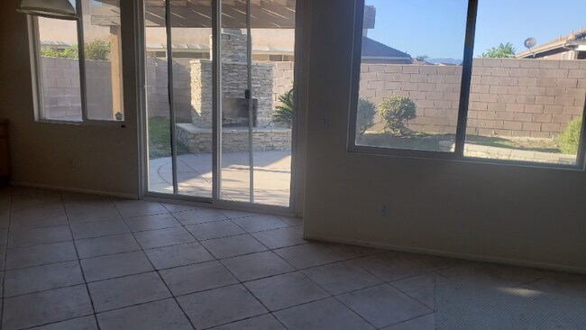 Foto del edificio - 12686 Amberhill Ave