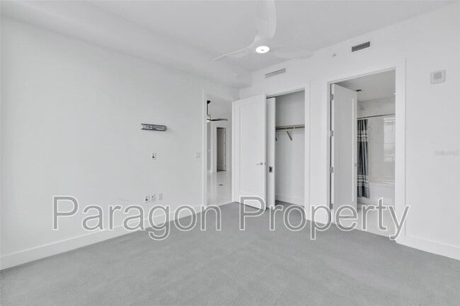 Foto del edificio - 111 S Pineapple Ave