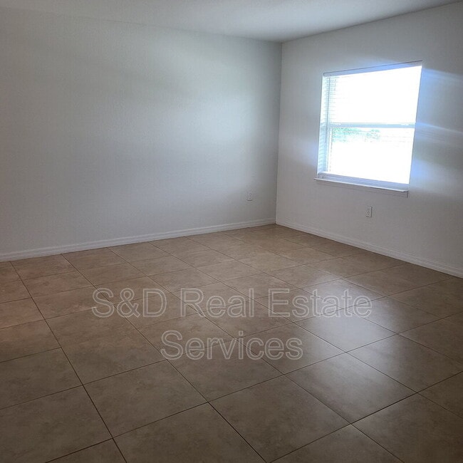 Building Photo - 2415 S Crystal Lake Dr