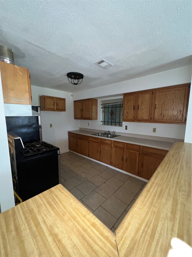 Foto del edificio - 3613 Sparrow St
