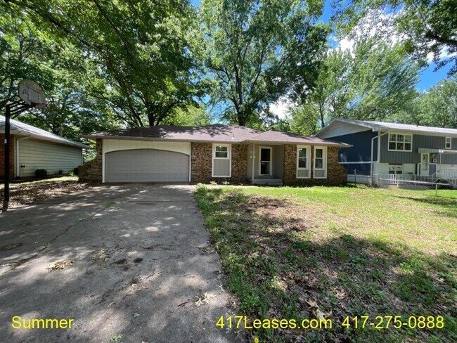 Building Photo - 810 E Rosebrier St