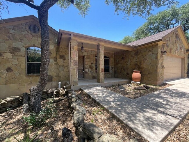 Building Photo - 10102 Thomas Ln