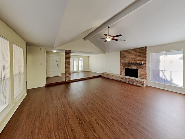 Foto del edificio - 15834 Fox Springs Dr