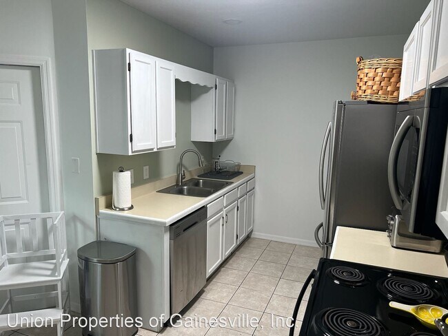 Building Photo - 3 br, 2.5 bath House - 905 NW 42nd Terrace