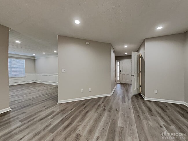 Foto del edificio - 80 Stony Oak Dr