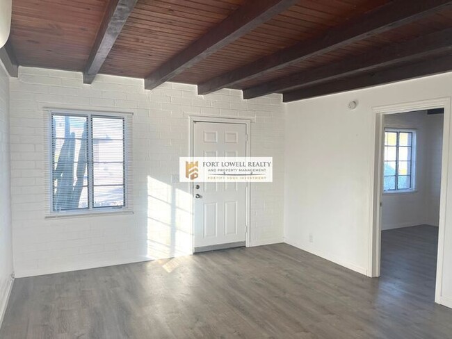 Foto del edificio - 1 bed 1 bath/washer/dryer/carport/Private ...