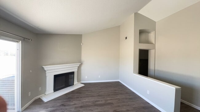 Building Photo - 28870 Somme Ct