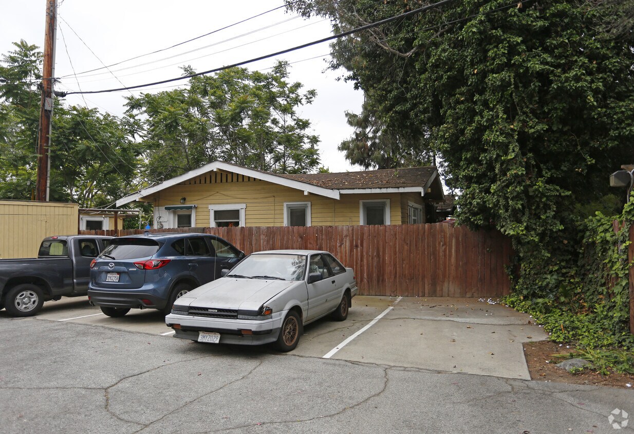 Edificio - 1250 Huntington Dr